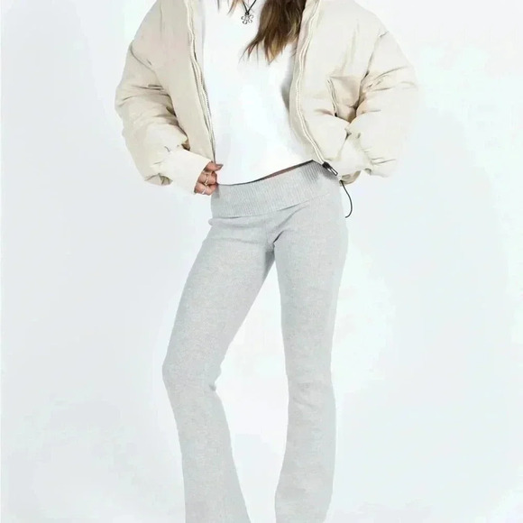 UANEO Women's Beige Puffer Jacket - Picture 4 of 6